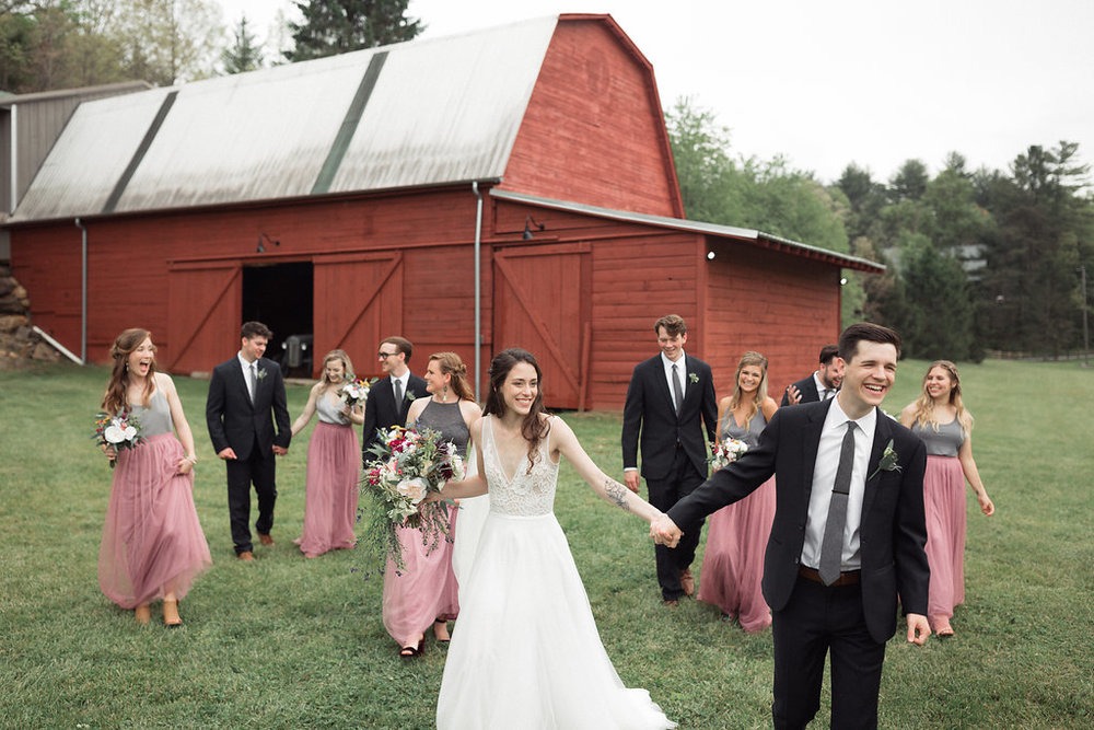 Honeysuckle Hill: A Classic Venue for Any Bride
